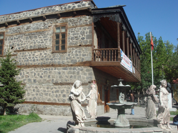 Gazi Muhtar Paşa, Kars